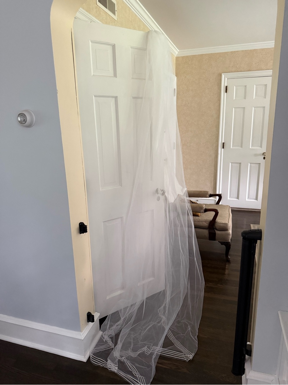 Vintage Peter Langner Wedding Dress + Veil 🤍 - Picture 10 of 14